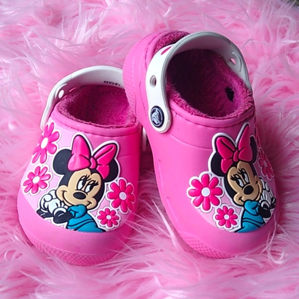 Minnie Mouse Lined Crocs. Toddler Sz 6. Pink
